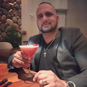 Meet your Posher, Carlos